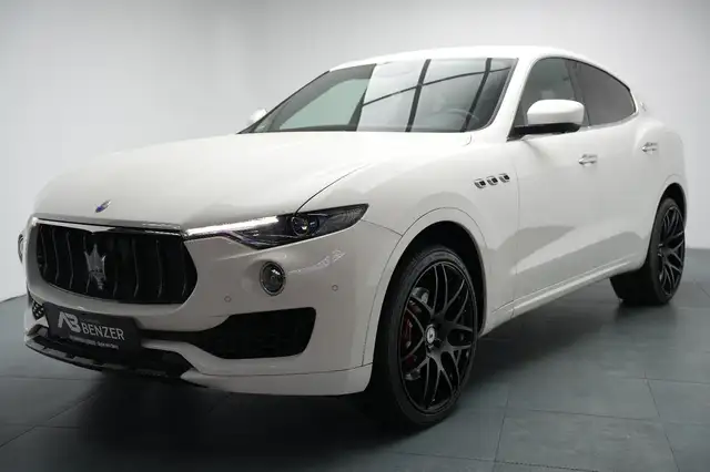 Maserati Levante view 5
