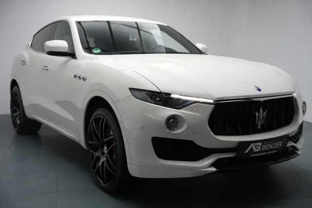 Maserati Levante view 2
