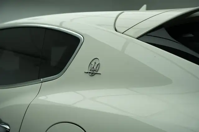 Maserati Levante view 13