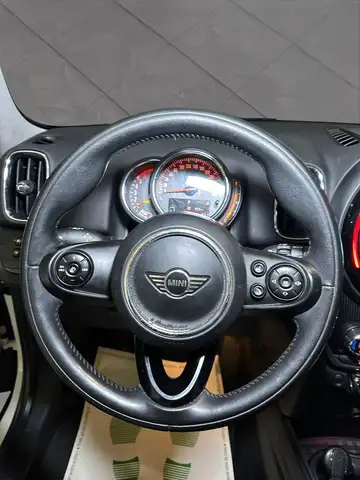 MINI Countryman view 9