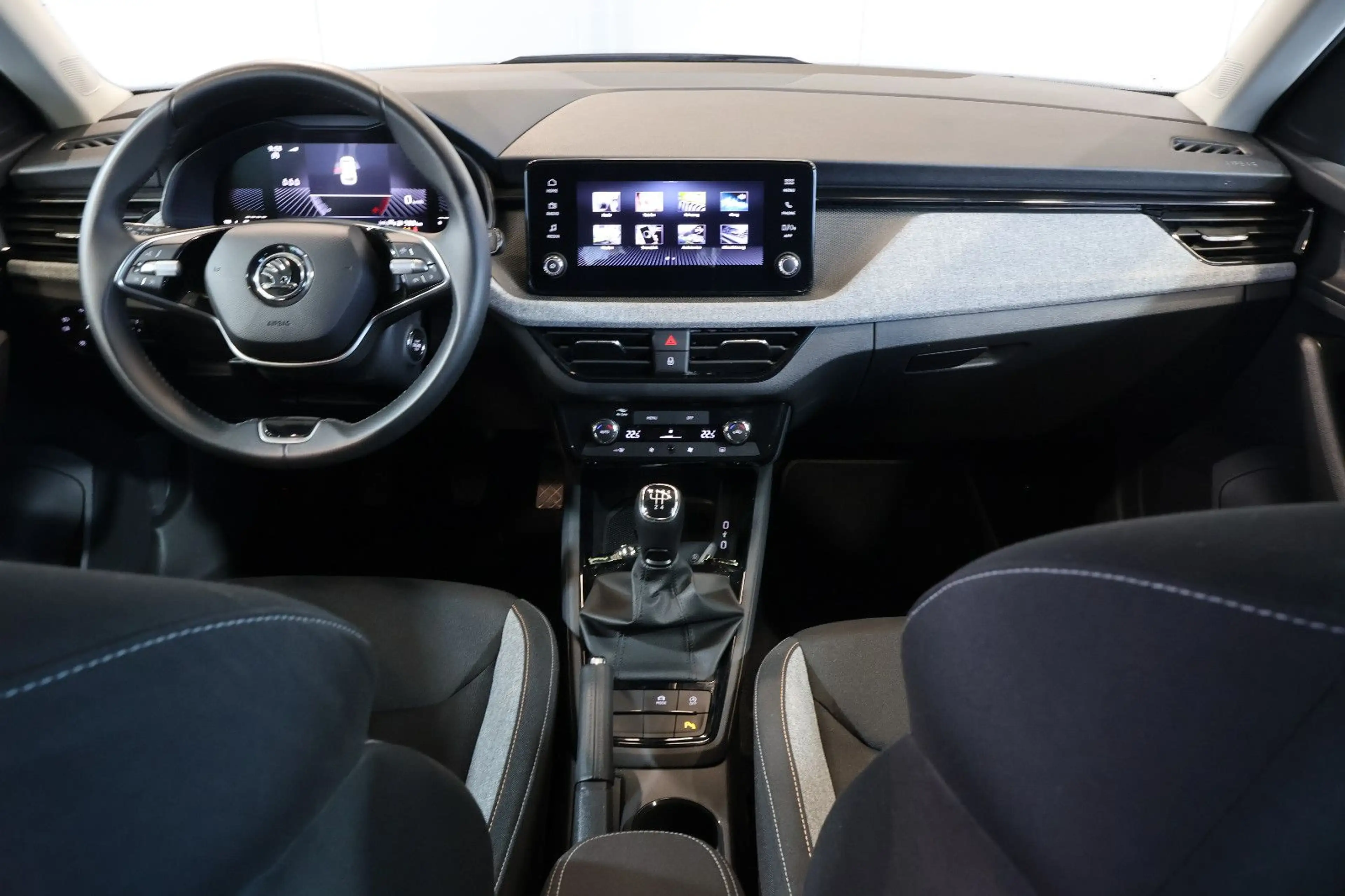 Skoda Kamiq 1.0 TSI Selection AID+KEY+KAM+LED+CARPLAY — photo 7