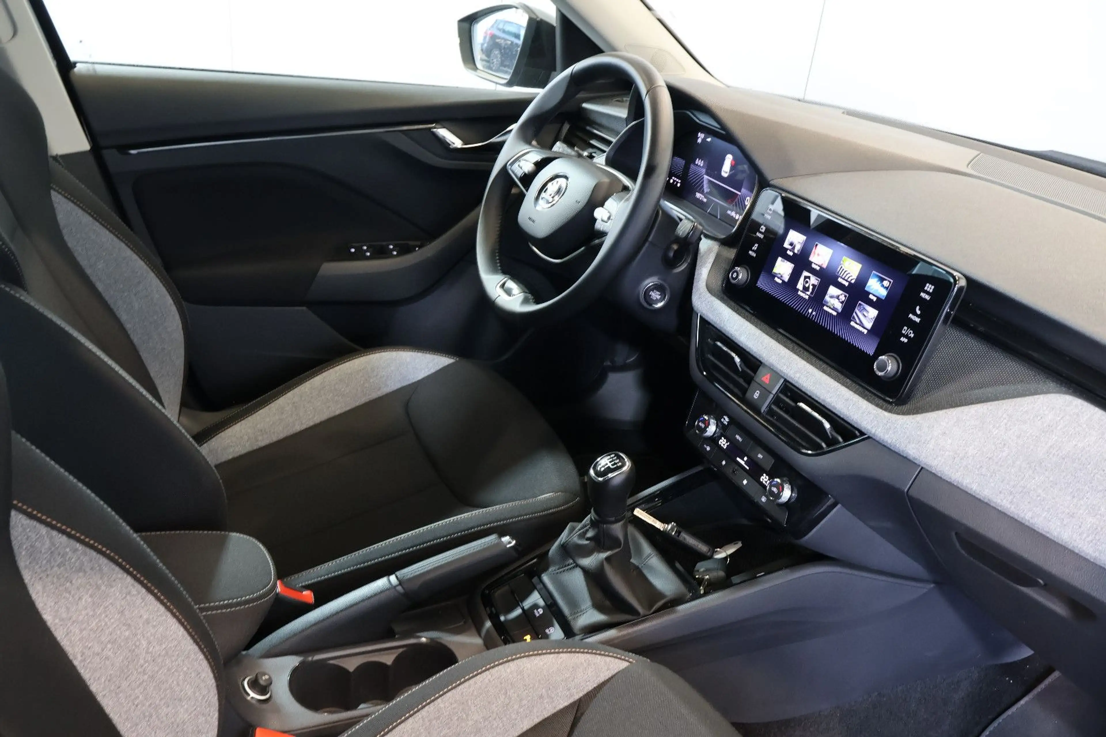 Skoda Kamiq 1.0 TSI Selection AID+KEY+KAM+LED+CARPLAY — photo 13