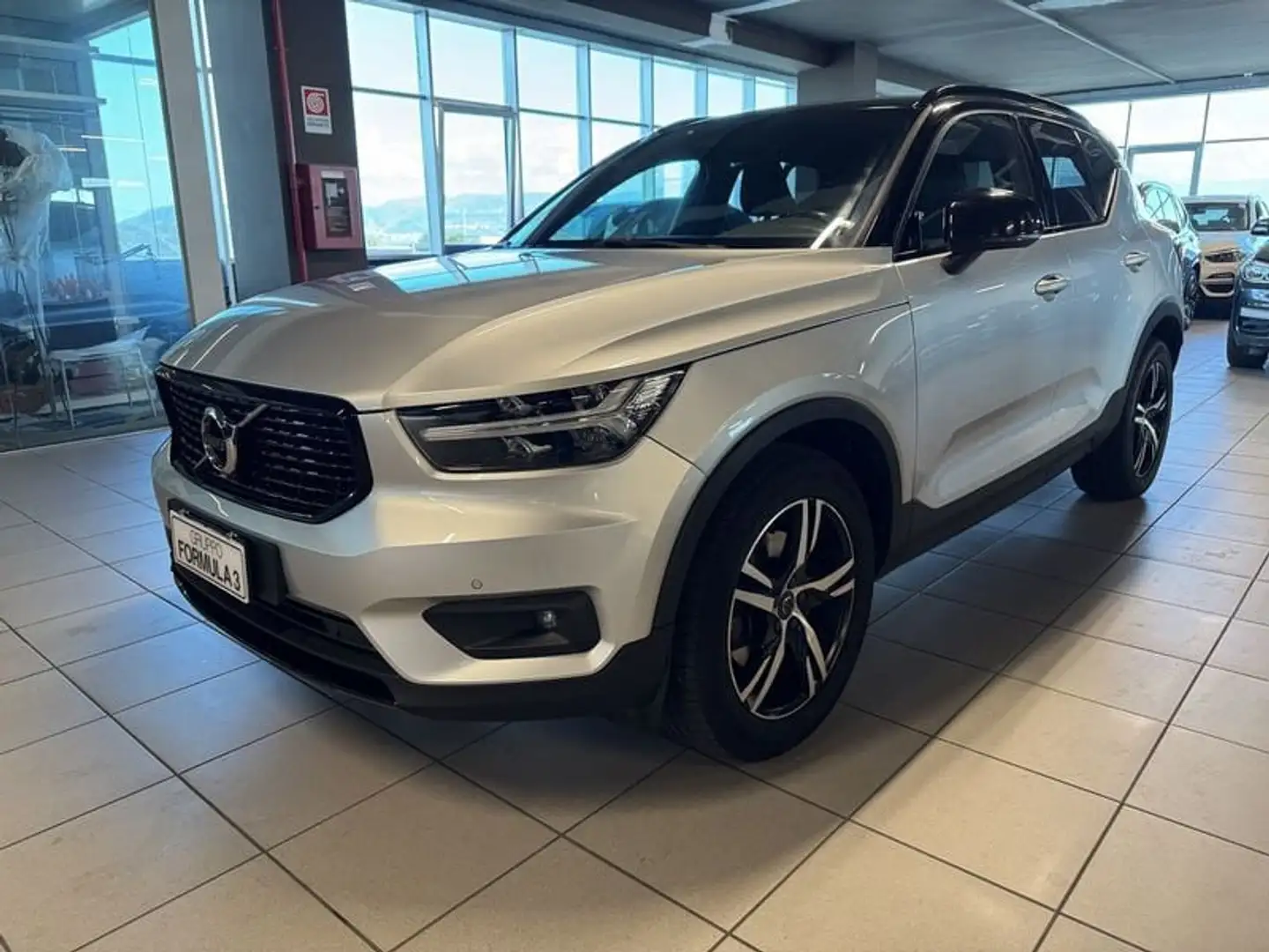 Volvo XC40 T4 Geartronic R-design Grigio - 1