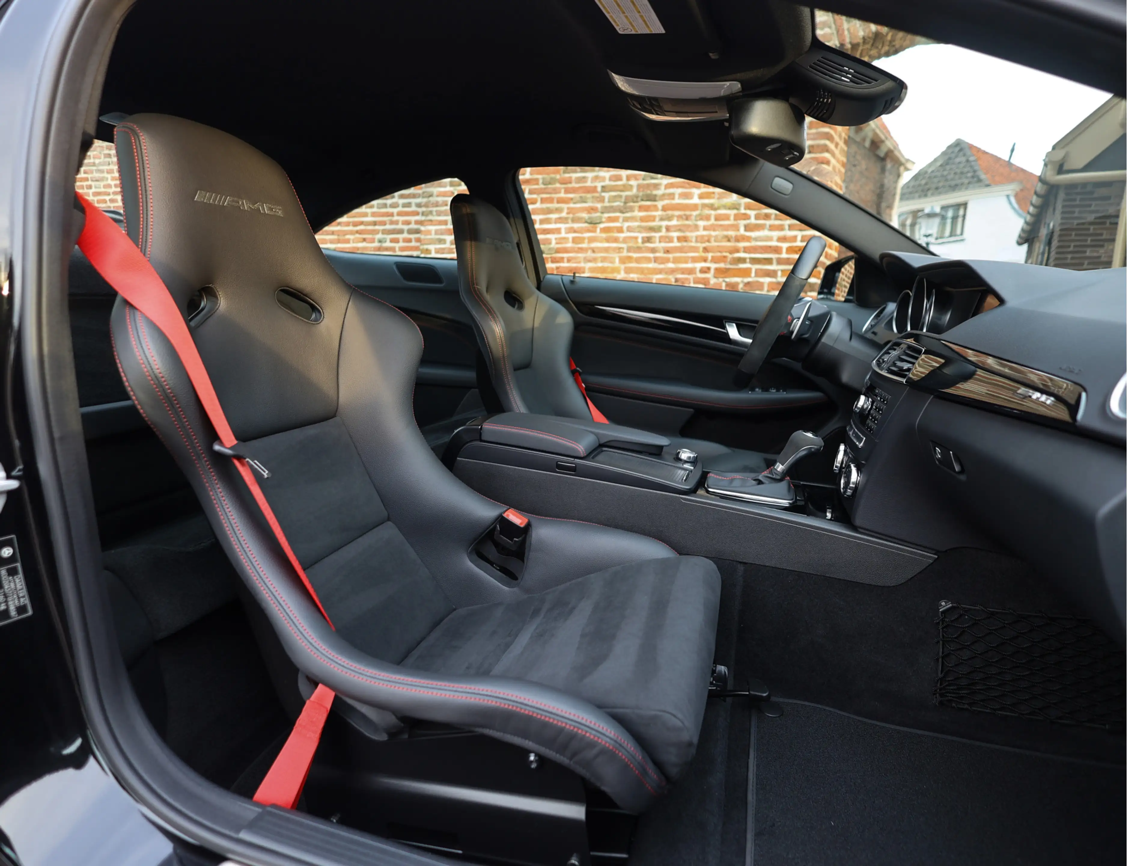 Mercedes-Benz C 63 AMG Coupé Black Series — photo 41