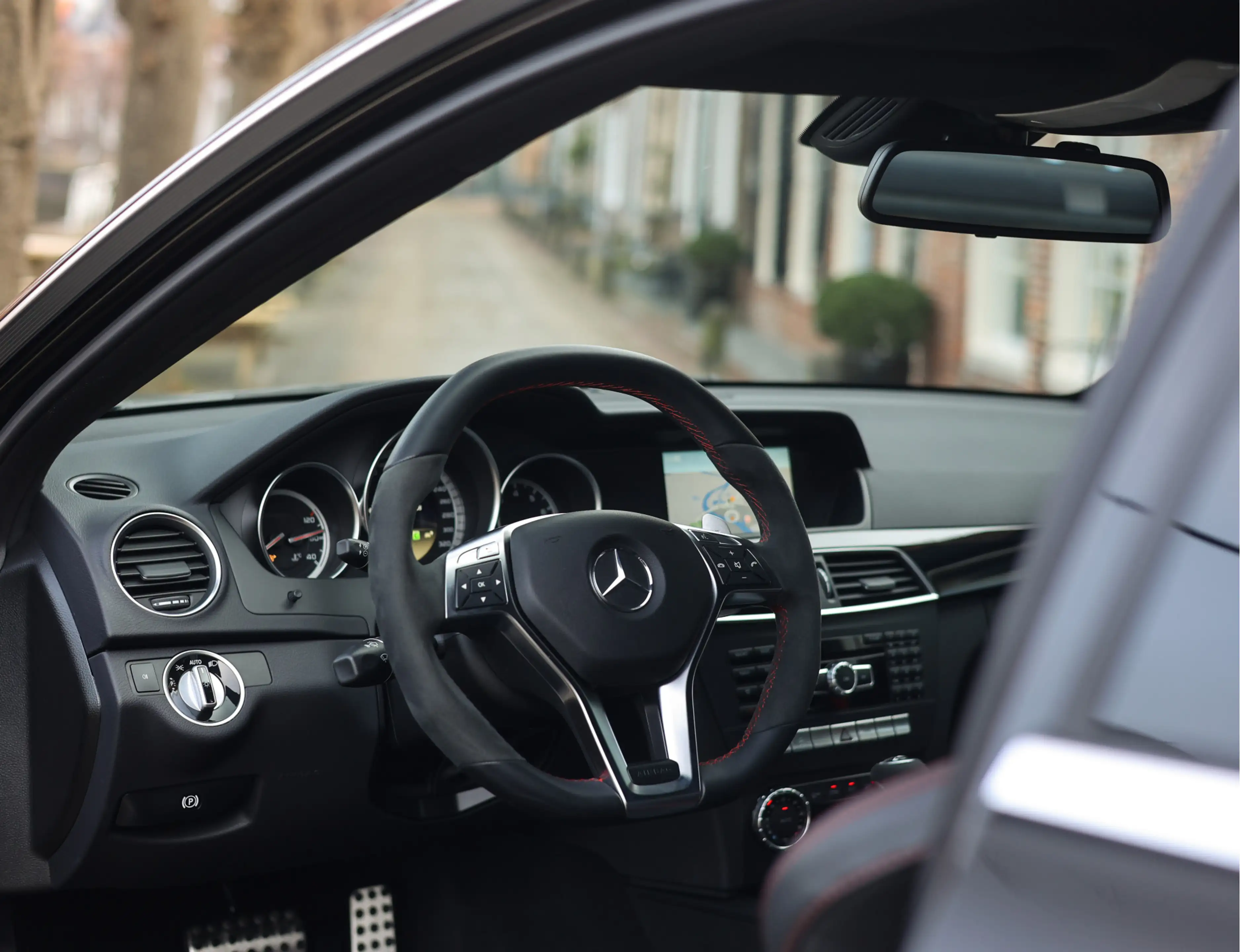 Mercedes-Benz C 63 AMG Coupé Black Series — photo 43