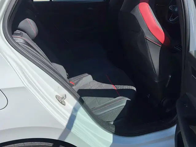Volkswagen Golf view 13