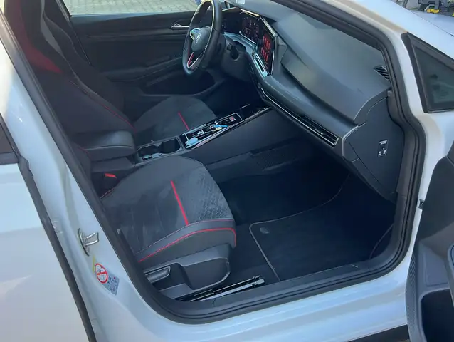 Volkswagen Golf view 14