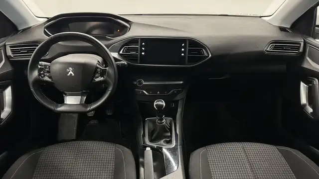 Peugeot 308 SW view 3