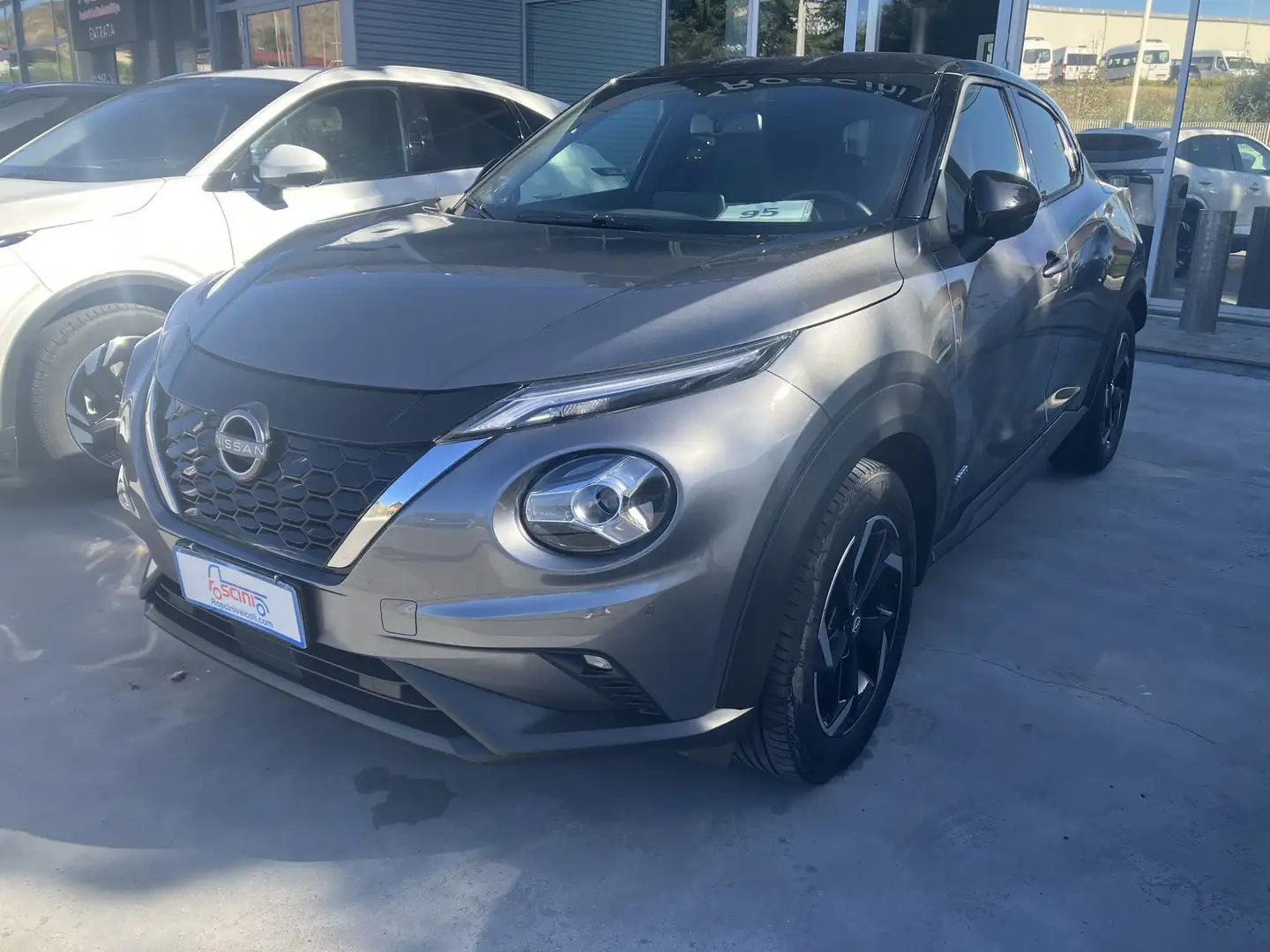 Nissan Juke Juke 1.6 HEV N-Connecta Grijs - 1