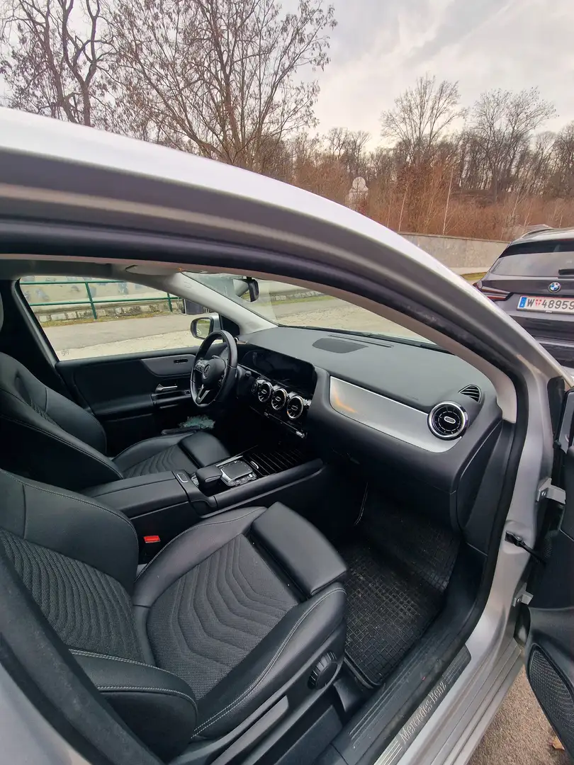 Mercedes-Benz B 180 B 180 d Aut. Silber - 2