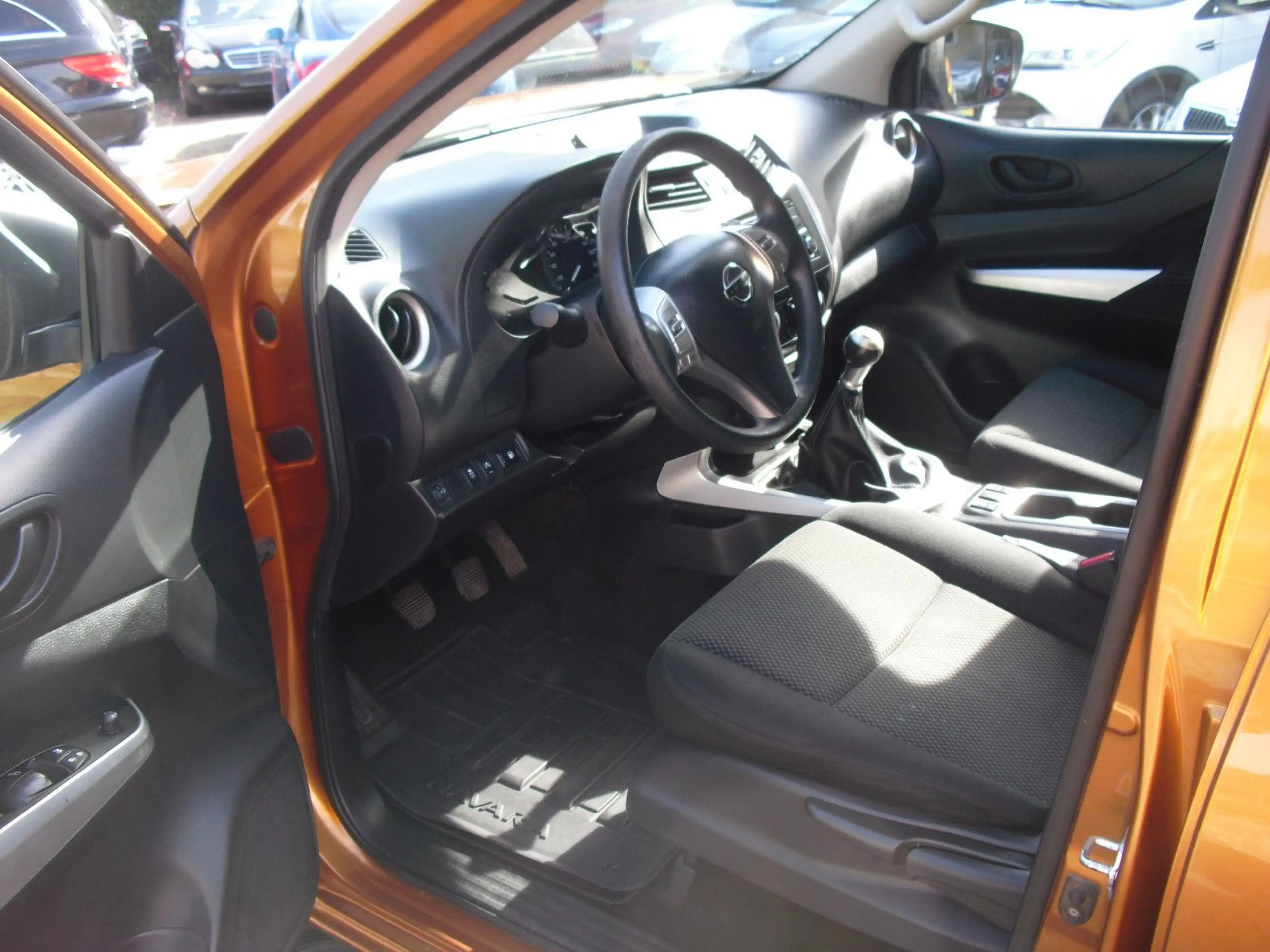 Nissan Navara NP300  King Cab 4x4*1Besitz*AHK — photo 8