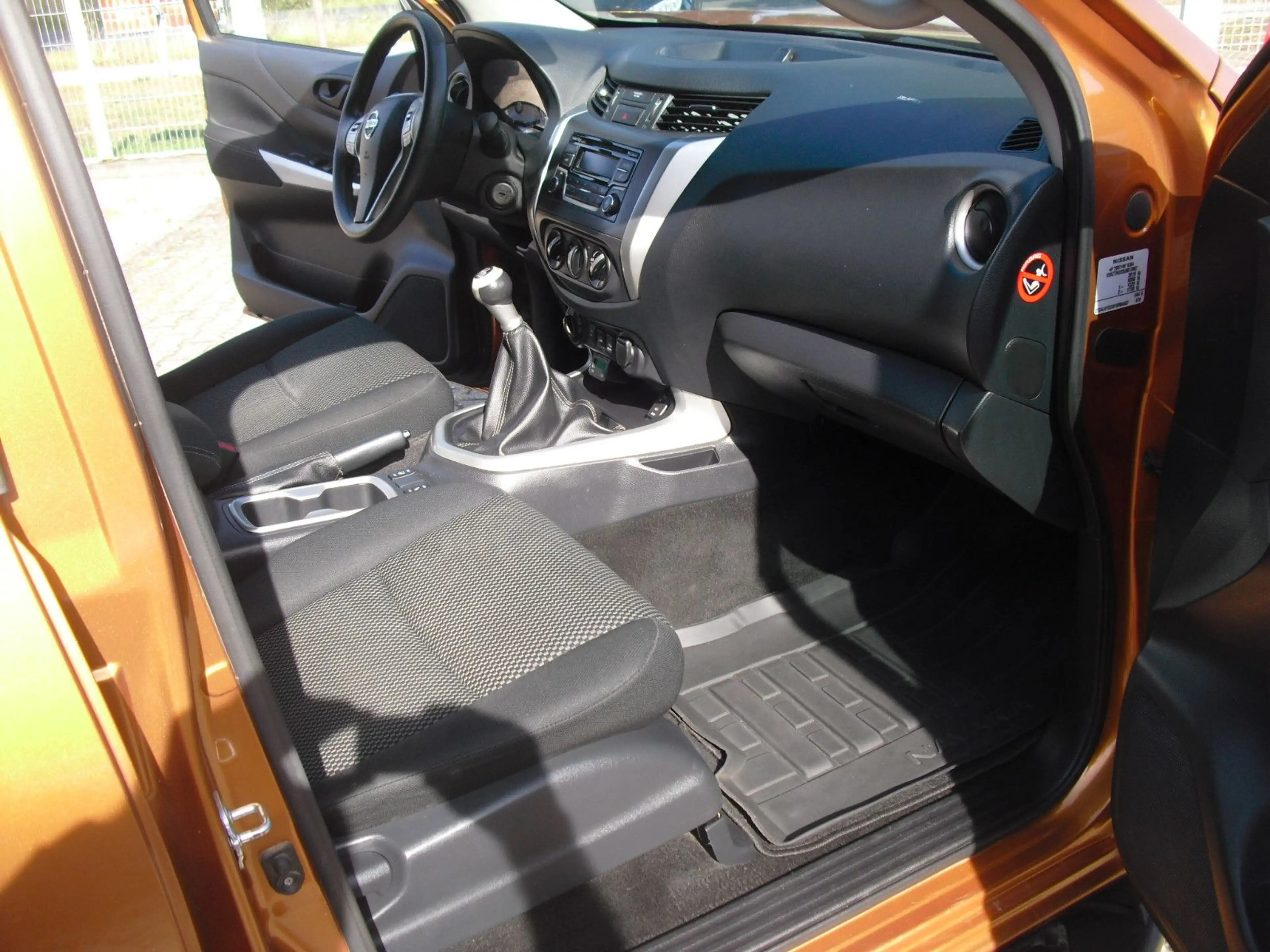 Nissan Navara NP300  King Cab 4x4*1Besitz*AHK — photo 9