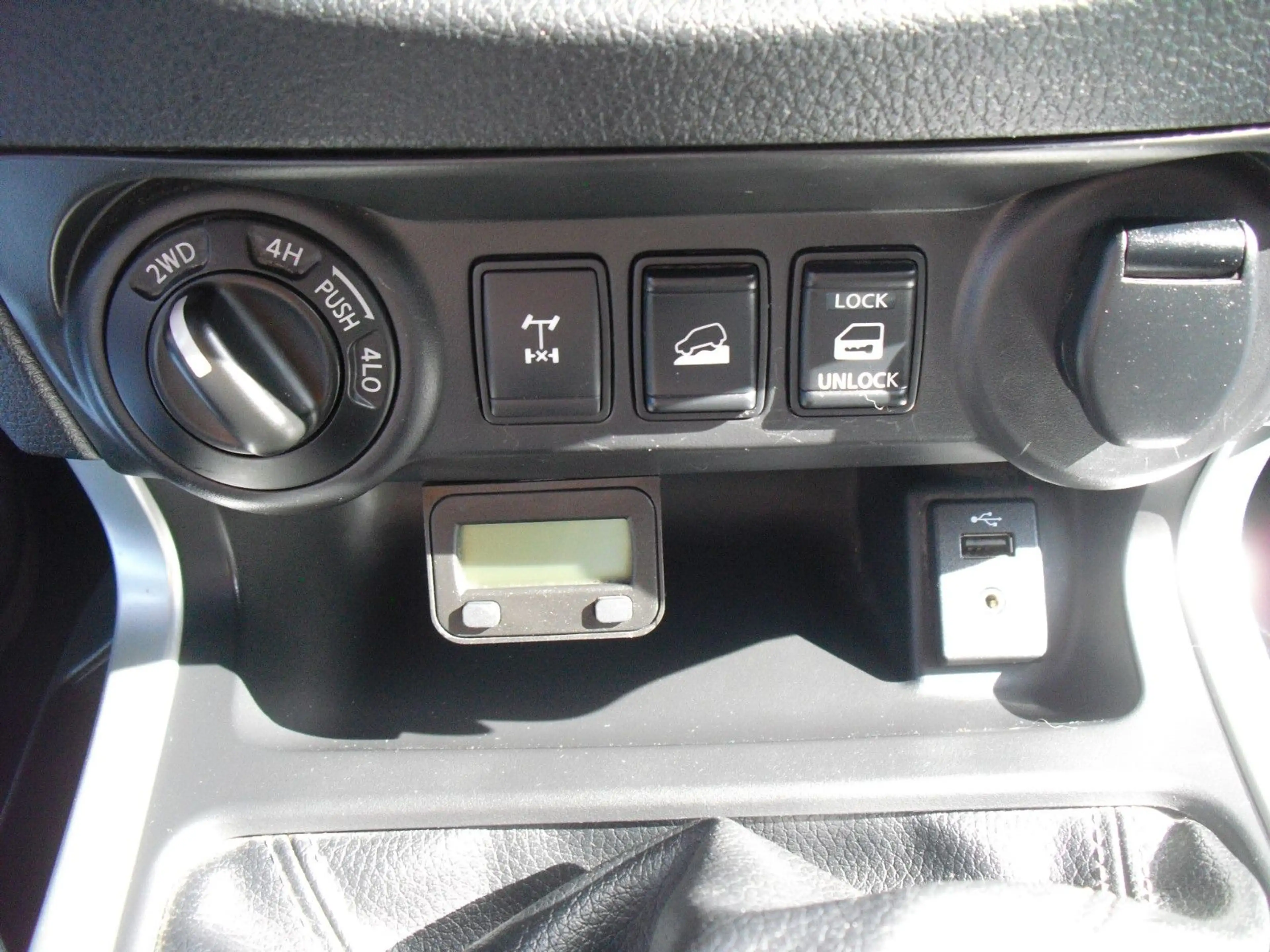 Nissan Navara NP300  King Cab 4x4*1Besitz*AHK — photo 15