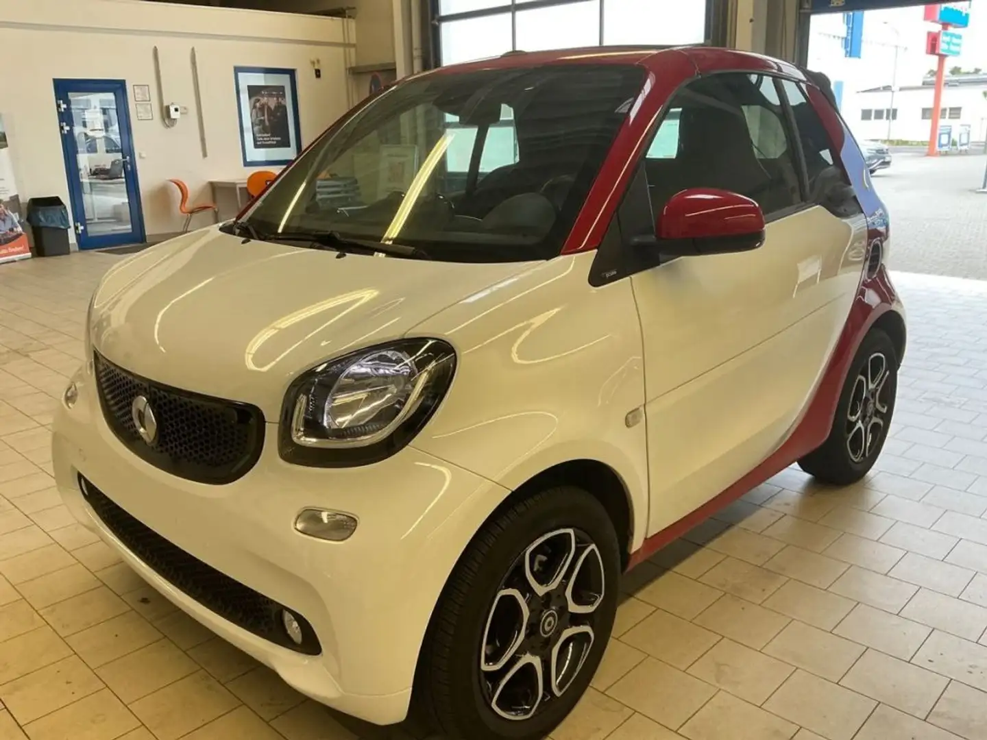smart forTwo 0.9 90CV PRIME CABRIO PELLE NAVI Bianco - 1