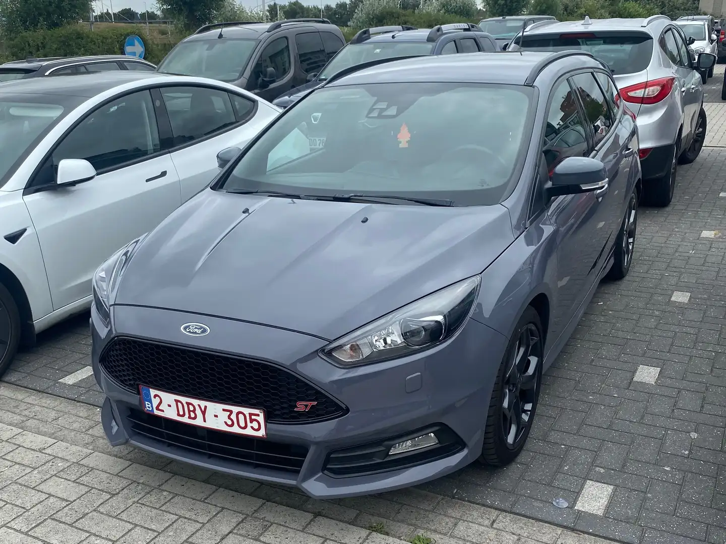 Ford Focus Focus Turnier 2.0 TDCi ST Grijs - 1