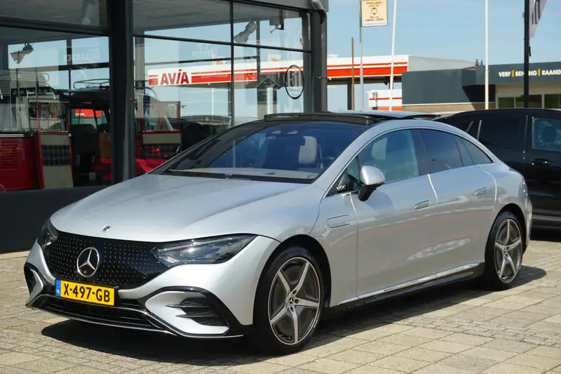 MERCEDES-BENZ Eqe