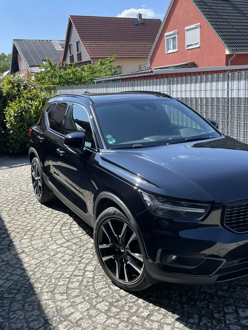 Volvo XC40 T5 AWD Geartronic R-Design Schwarz - 1