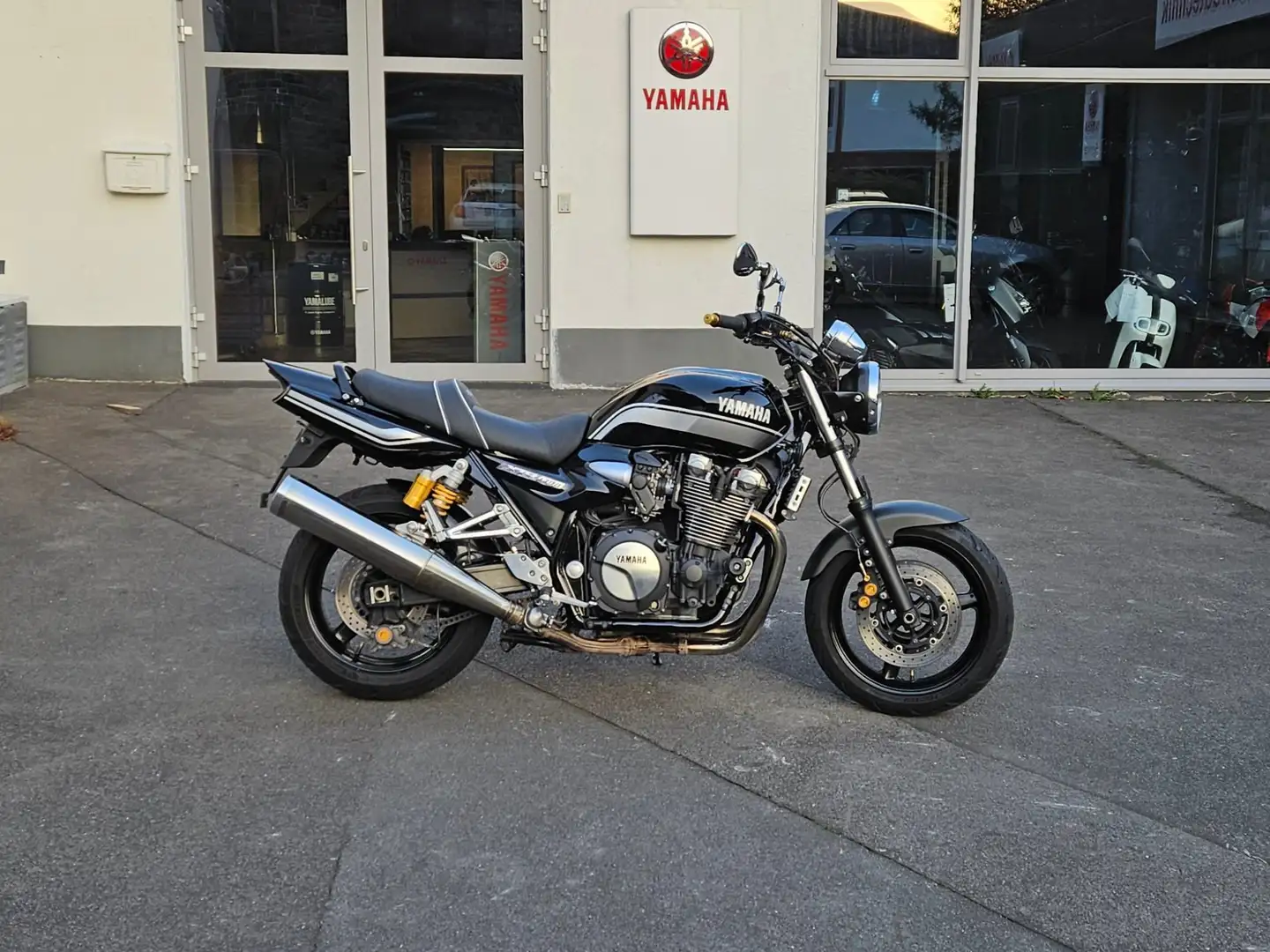 Yamaha XJR 1300 RN19 Чёрный - 2
