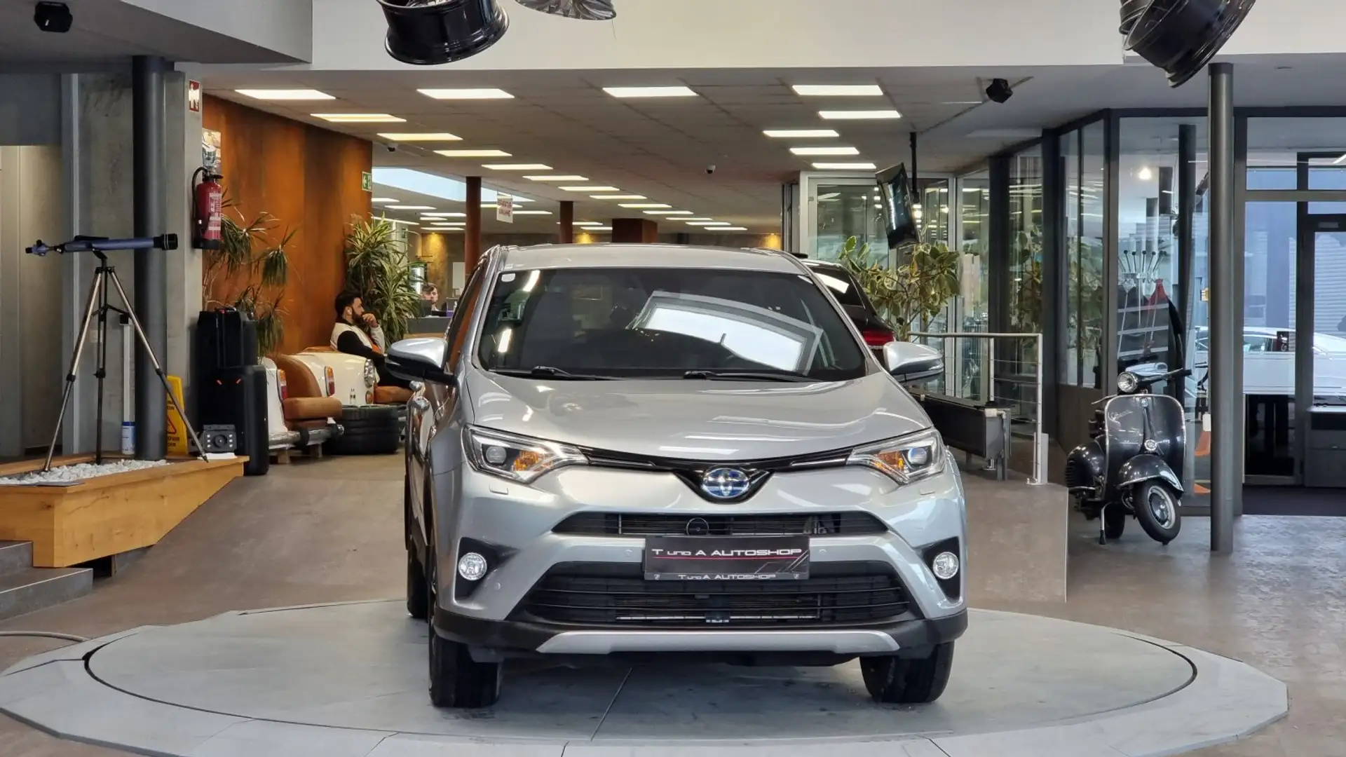 Toyota RAV 4 2,5 4WD HSD Aut. *Kamera*Navi*18Zoll* Szürke - 2