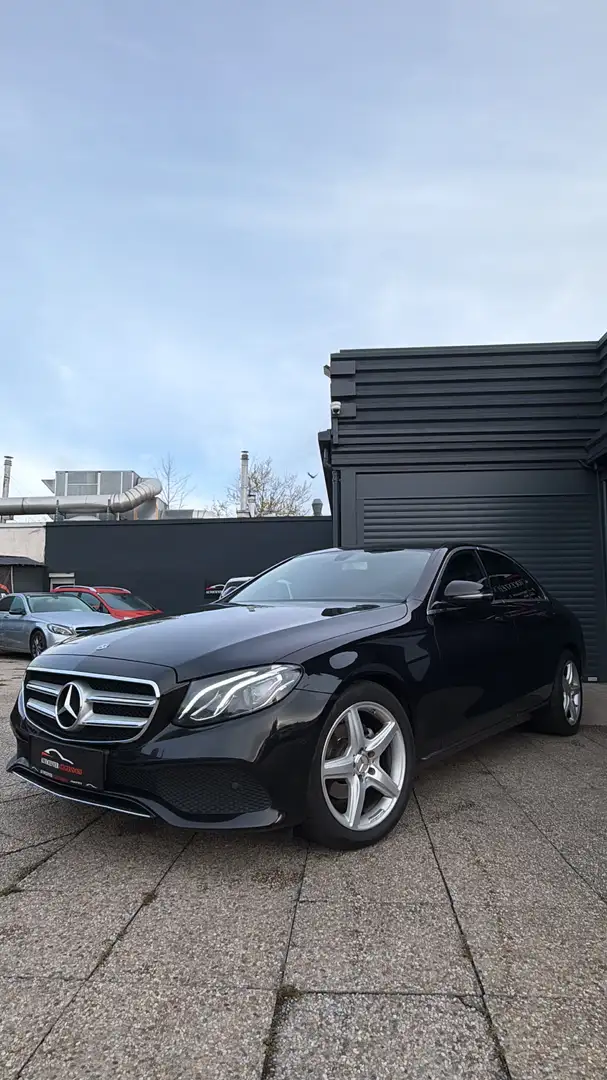 Mercedes-Benz E 220 E 220 d (213.004) Schwarz - 1