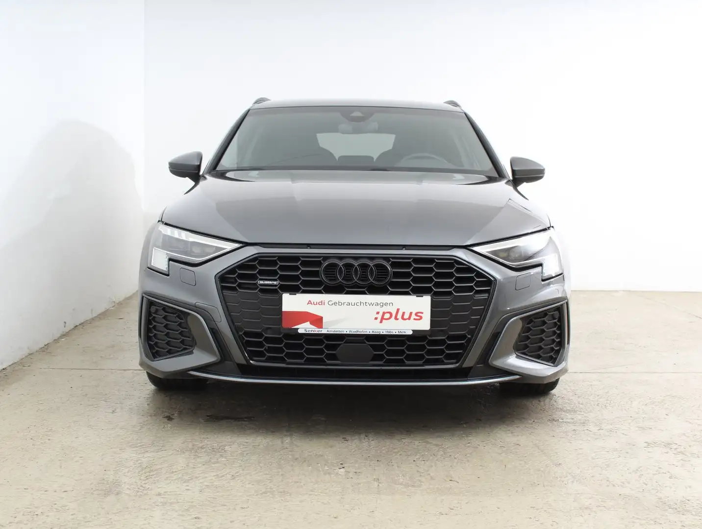 Audi A3 40 TDI quattro S line ext Grijs - 2