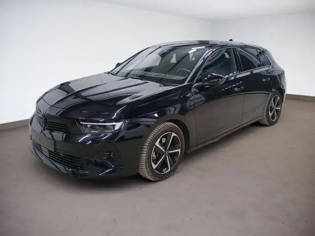 Opel Astra view 3