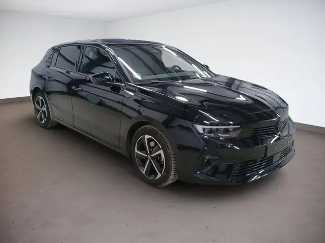 Opel Astra view 2
