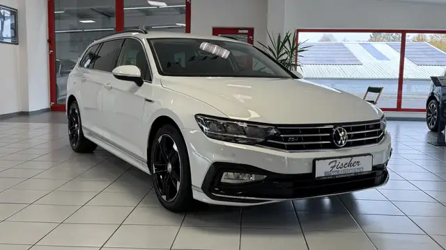 Volkswagen Passat R Line Winterpak. Navigation