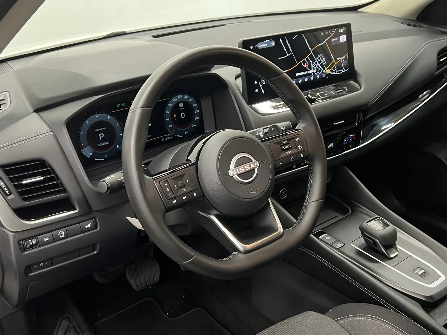 Nissan Qashqai 1.3 MHEV 160PK Xtronic N-Connecta | NAVIGATIE | TR Wit - 2