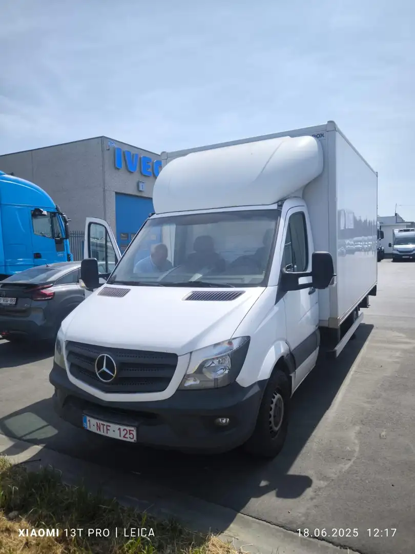 Mercedes-Benz Sprinter - 2