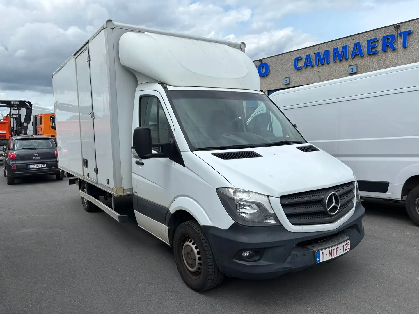 Mercedes-Benz Sprinter - 1