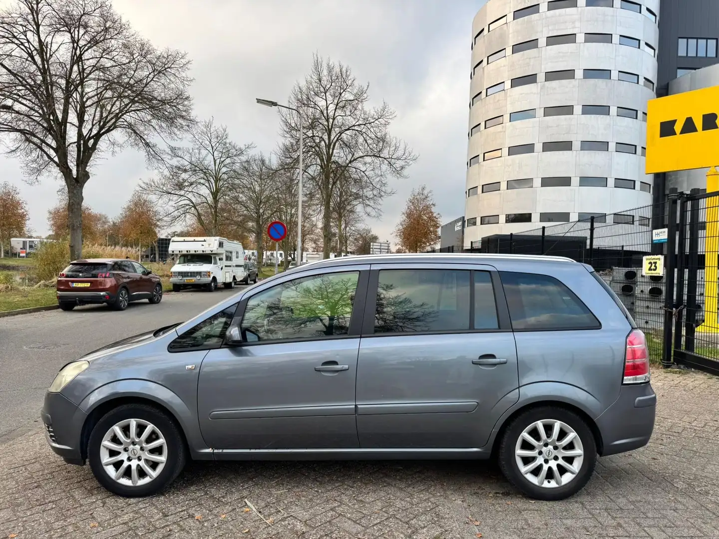 Opel Zafira 1.8 Temptation/INCL JAAR APK/7PERS/INRUILKOOPIE RI Grau - 2