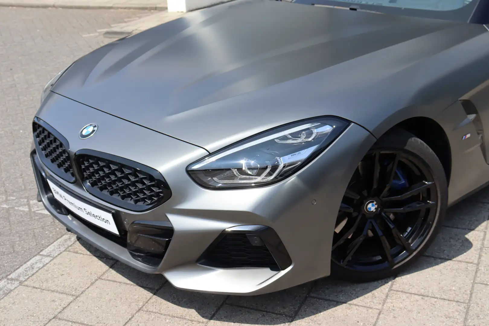 BMW Z4 Roadster sDrive30i High Executive Automaat / M spo Grijs - 2