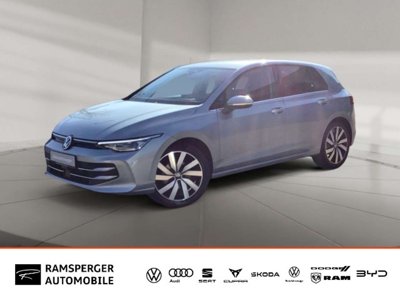 Volkswagen Golf 2025 — VIII 1.5 TSI Style ACC LED Navi SHZ PDC