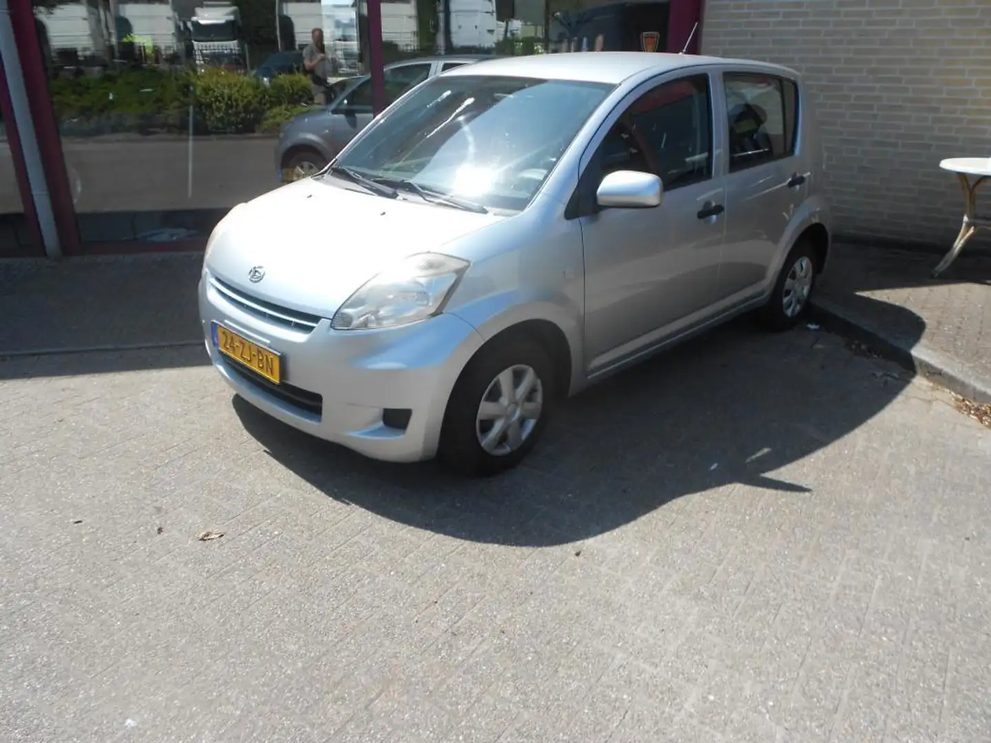 Daihatsu Sirion 2 1.0-12V Premium Grigio - 1