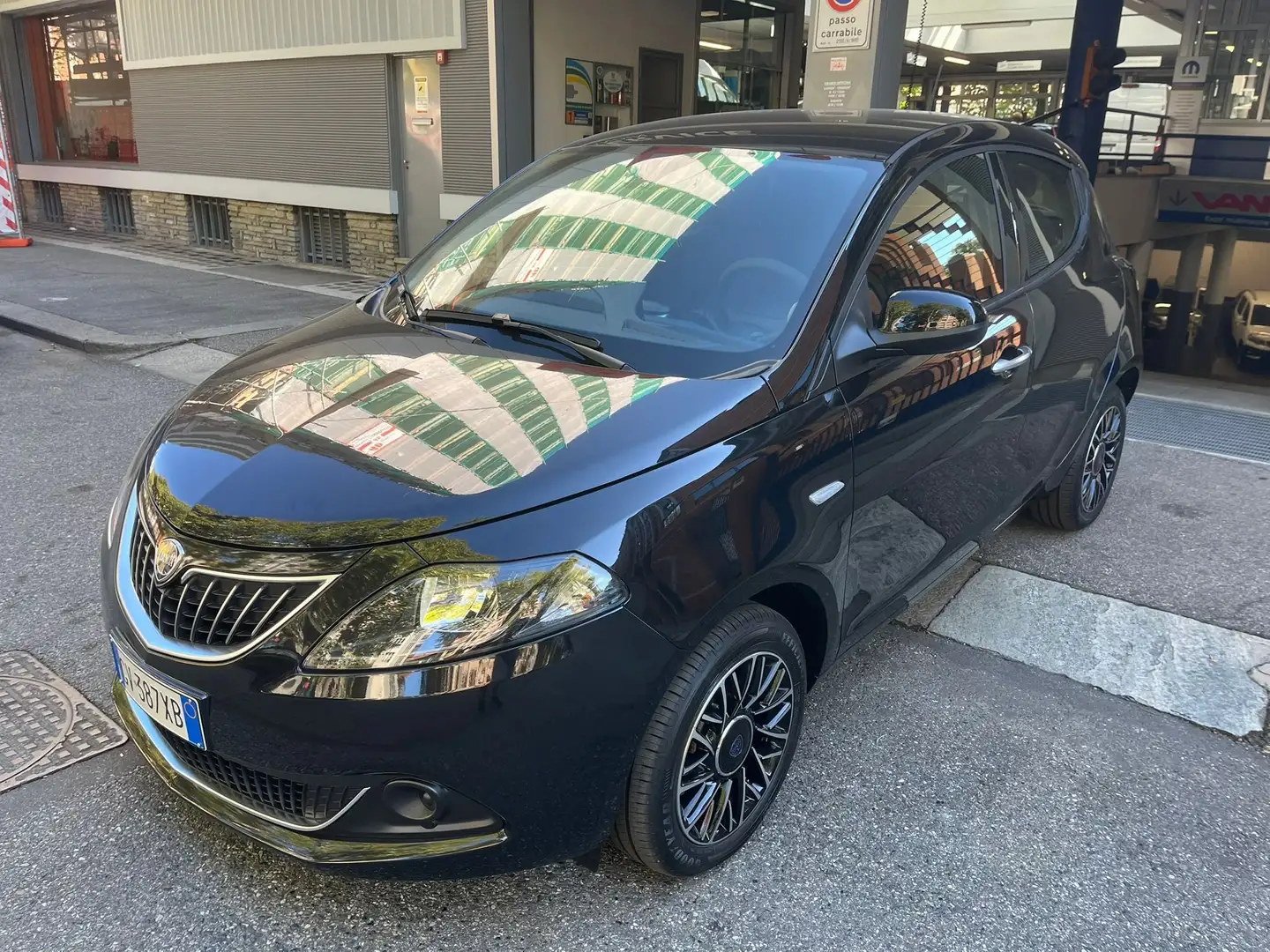 Lancia Ypsilon Ypsilon III 1.2 Ecochic GPL 69cv Platino Noir - 1
