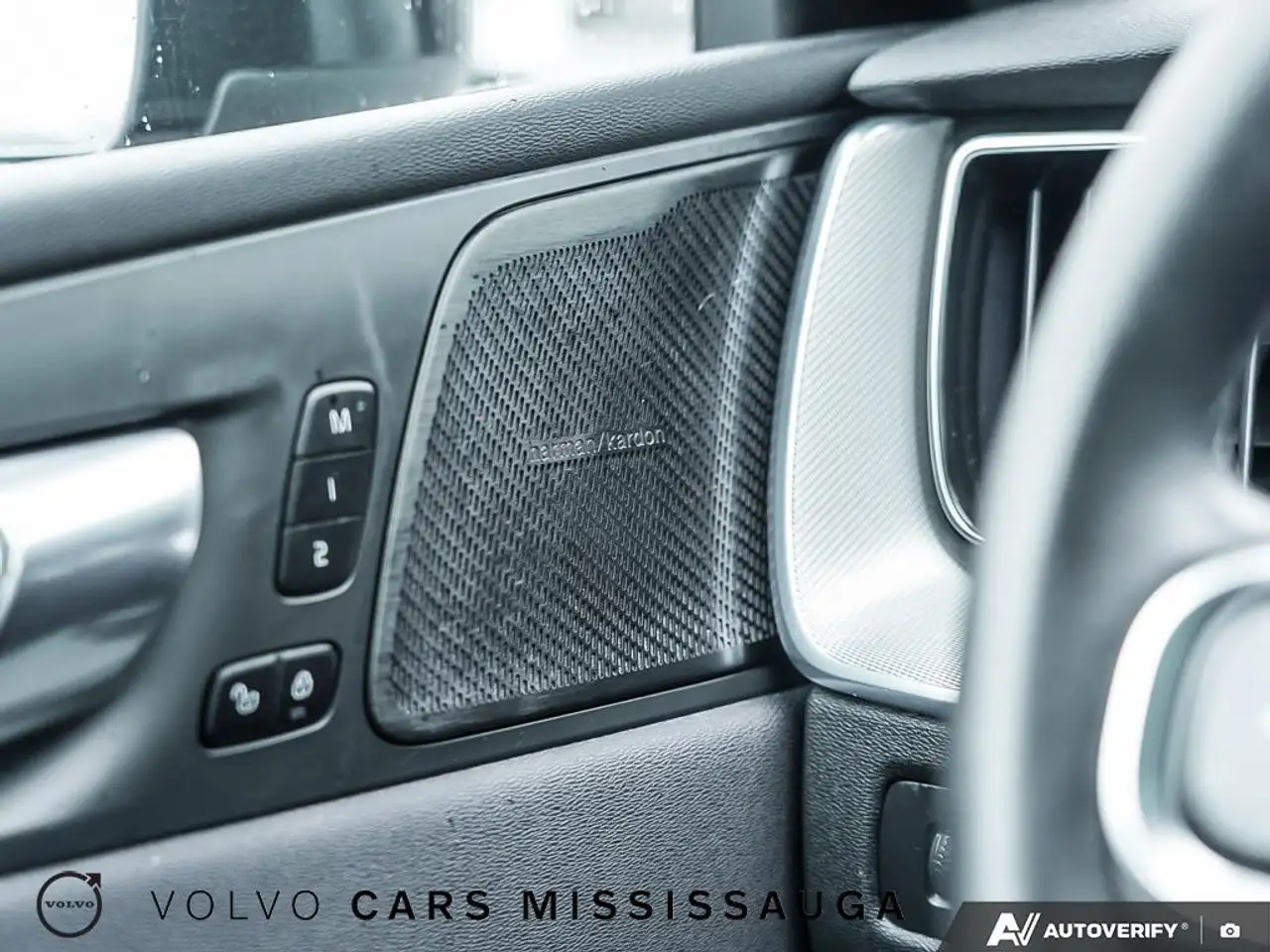 Volvo XC60 снимка Volvo XC60