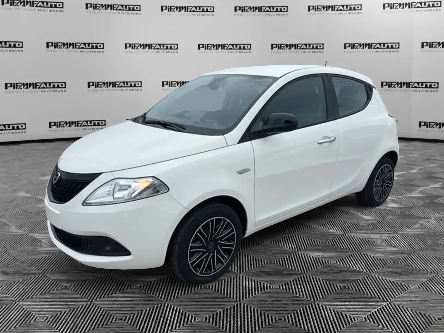 Lancia Ypsilon 1.0 FireFly 5 porte S&S Hybrid Oro Bianco - 1