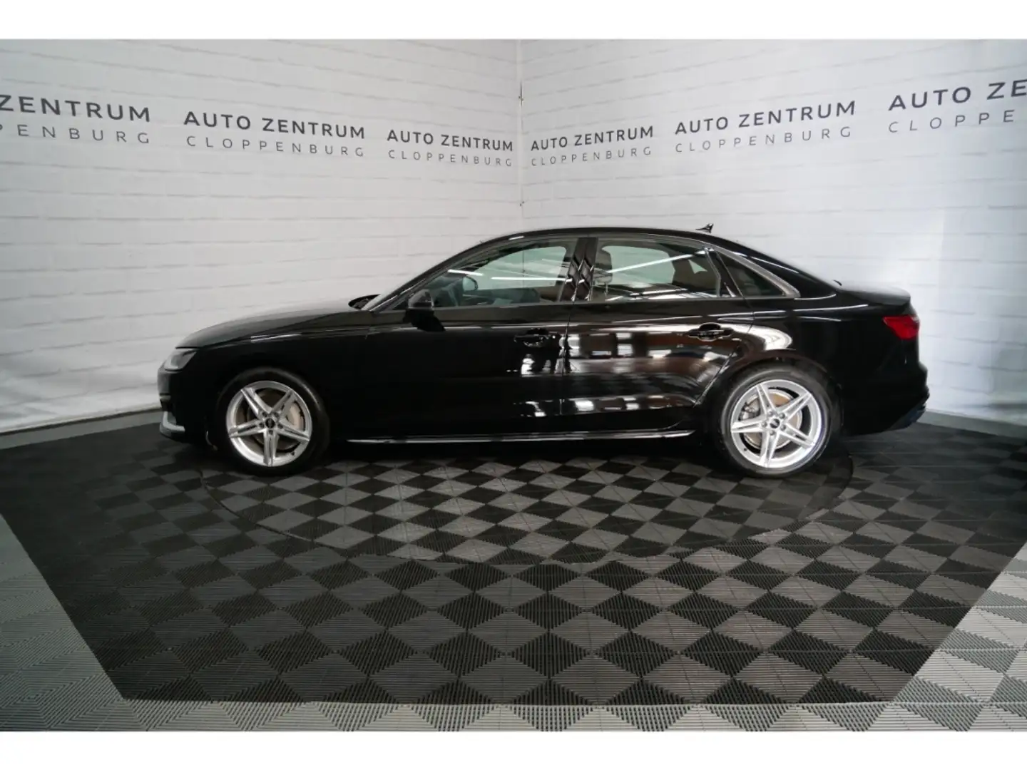 Audi A4 Lim 40 TDI S Line Navi+Virtual+Leder+PDC+18'' Schwarz - 2