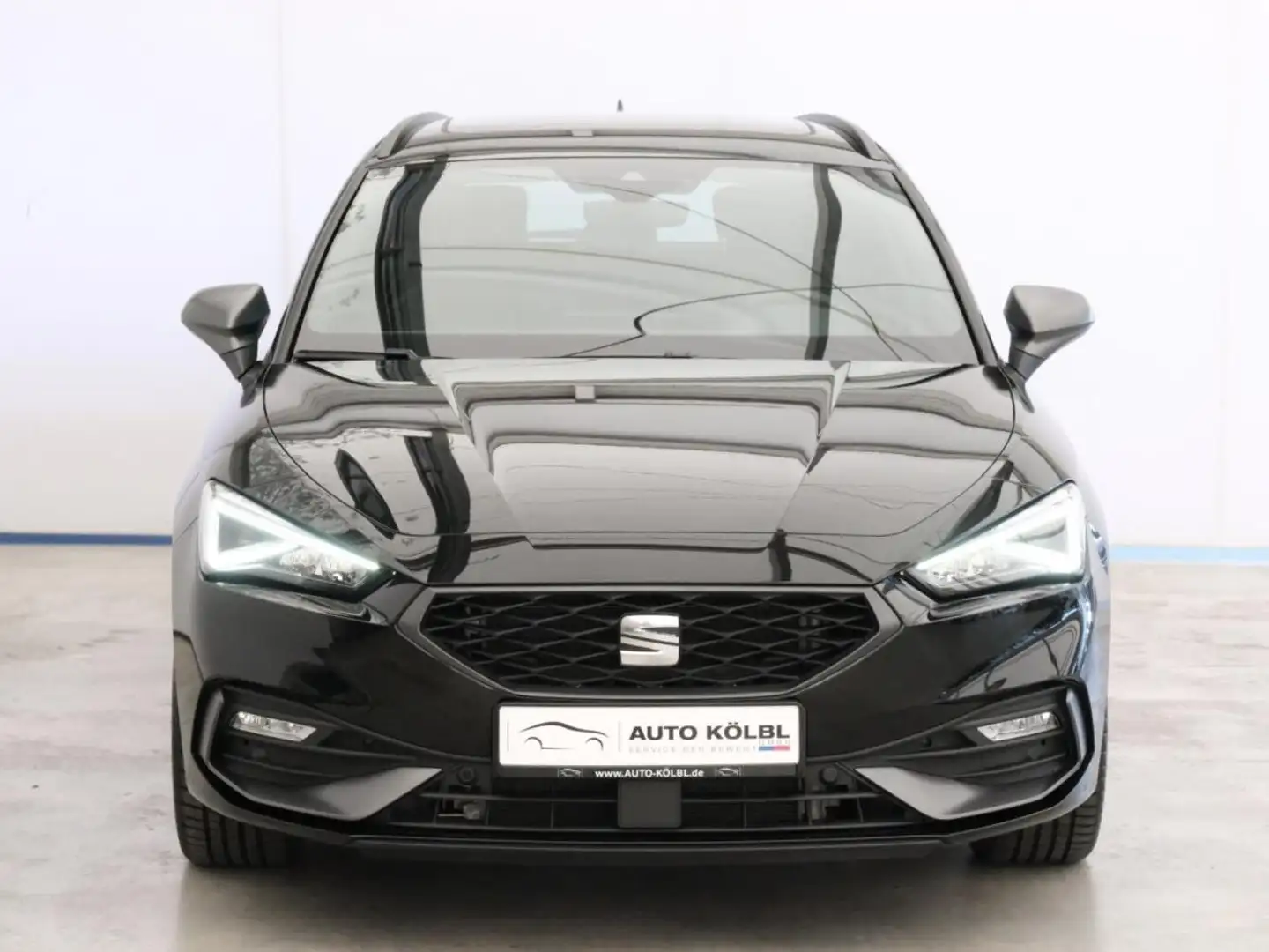 SEAT Leon Sportstourer FR Plus 2.0 TDI 4Drive 110 kW (150 PS Schwarz - 2