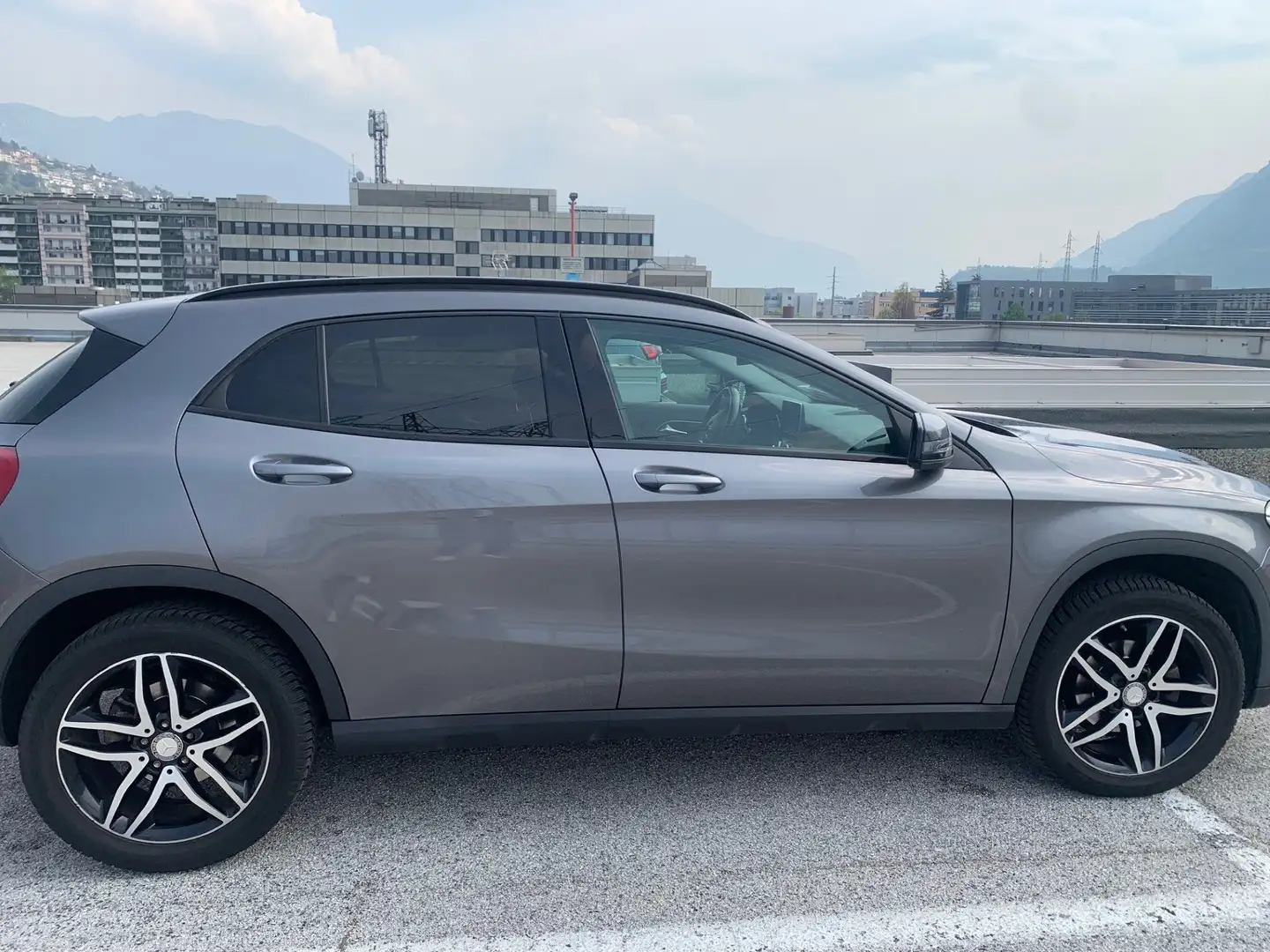 Mercedes-Benz GLA 200 GLA-X156 2014 d (cdi) Enduro auto Gris - 1