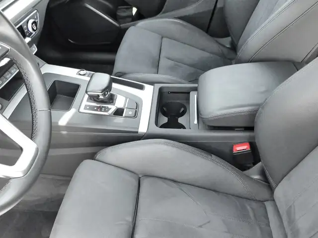 Audi Q5 view 15