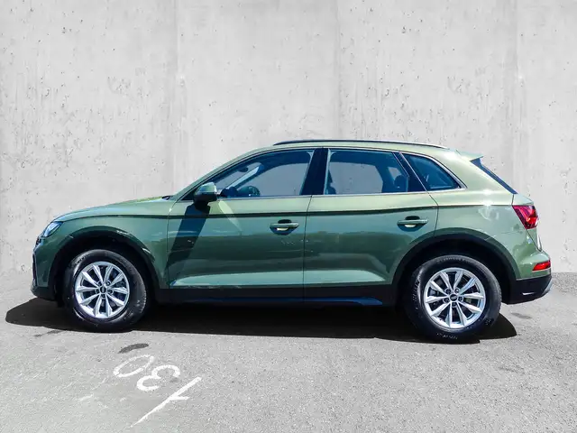 Audi Q5 view 4