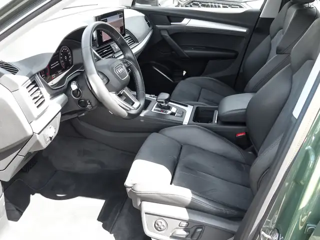 Audi Q5 view 16