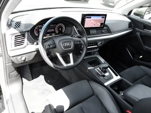 Audi Q5 view 9