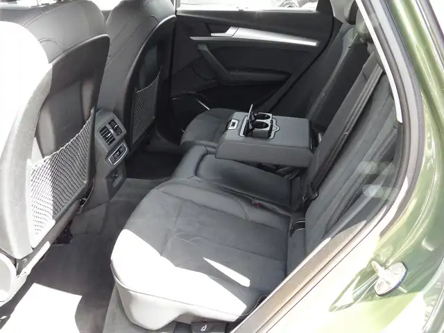 Audi Q5 view 18
