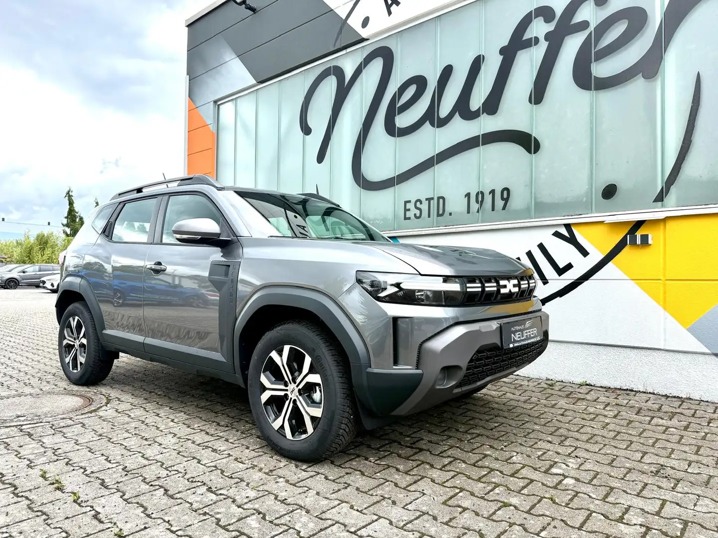 Dacia Duster III TCe 130 Expression 4x4 sofort lieferbar Grau - 1