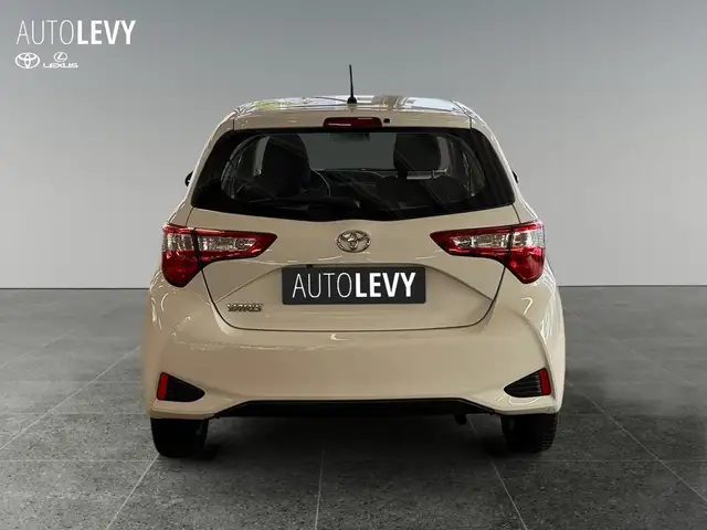 Toyota Yaris view 5