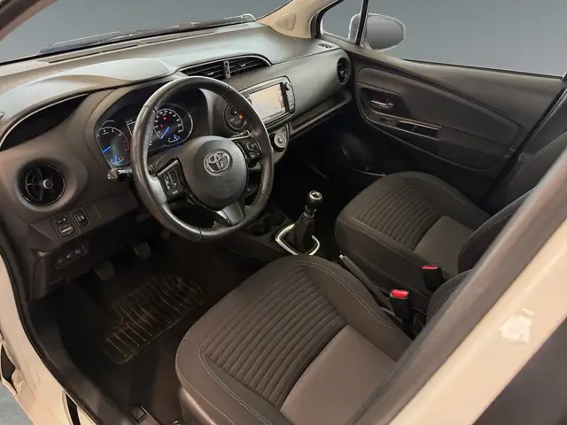 Toyota Yaris view 10