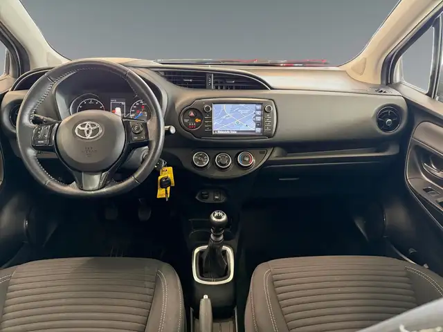 Toyota Yaris view 11